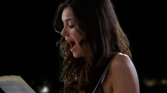 vampirediariesworld-dot-org_AmericanMall00977.png