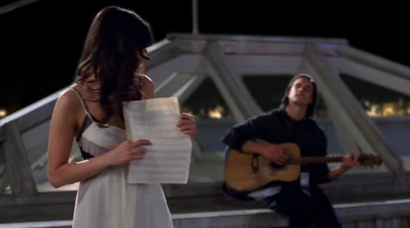 vampirediariesworld-dot-org_AmericanMall00991.png