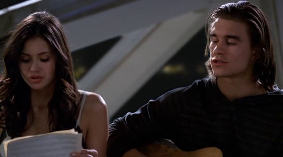 vampirediariesworld-dot-org_AmericanMall01001.png