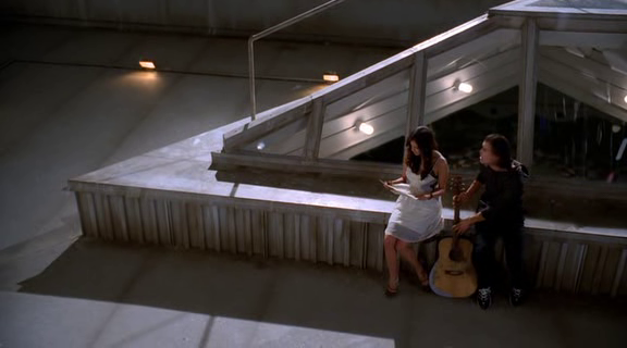 vampirediariesworld-dot-org_AmericanMall01015.png