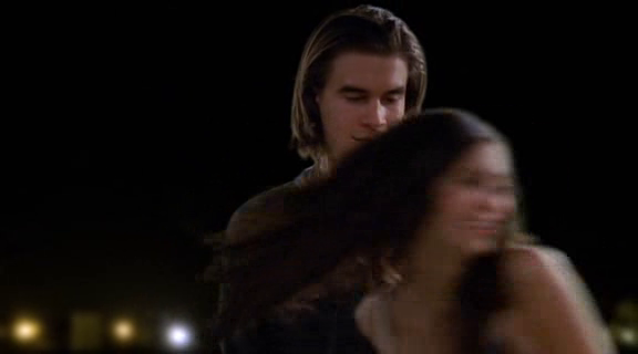 vampirediariesworld-dot-org_AmericanMall01039.png