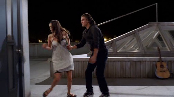 vampirediariesworld-dot-org_AmericanMall01055.png