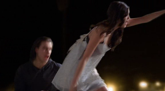 vampirediariesworld-dot-org_AmericanMall01070.png