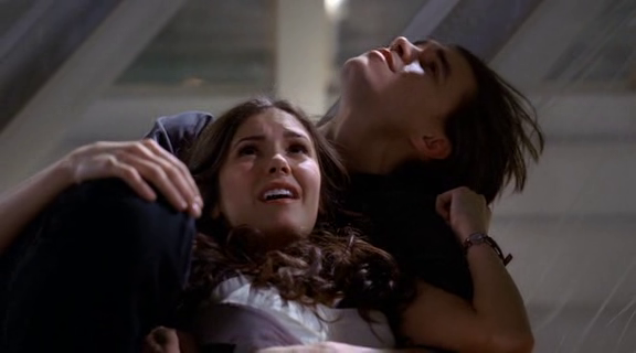 vampirediariesworld-dot-org_AmericanMall01089.png