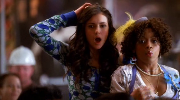 vampirediariesworld-dot-org_AmericanMall01318.png