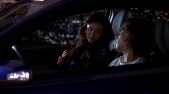 vampirediariesworld-dot-org_AmericanMall01353.png