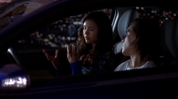 vampirediariesworld-dot-org_AmericanMall01355.png