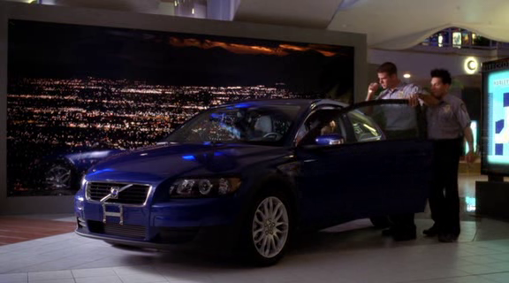 vampirediariesworld-dot-org_AmericanMall01427.png
