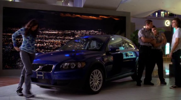 vampirediariesworld-dot-org_AmericanMall01435.png