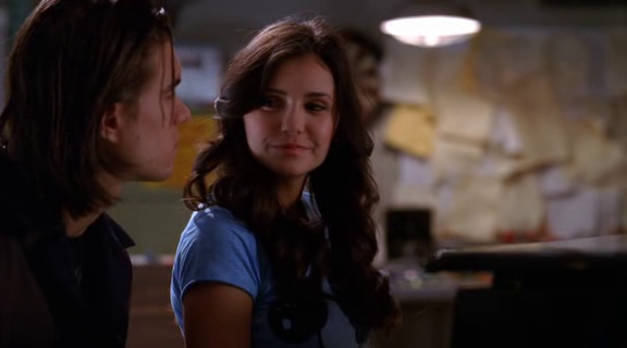 vampirediariesworld-dot-org_AmericanMall01488.png