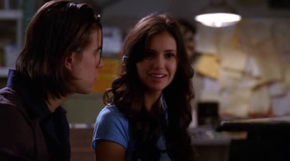 vampirediariesworld-dot-org_AmericanMall01497.png