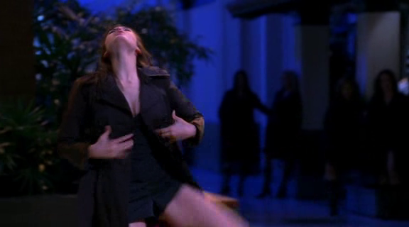 vampirediariesworld-dot-org_AmericanMall01907.png