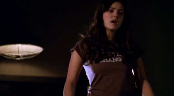 vampirediariesworld-dot-org_AmericanMall02154.png