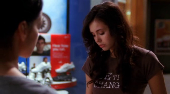 vampirediariesworld-dot-org_AmericanMall02250.png