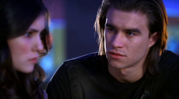 vampirediariesworld-dot-org_AmericanMall02291.png