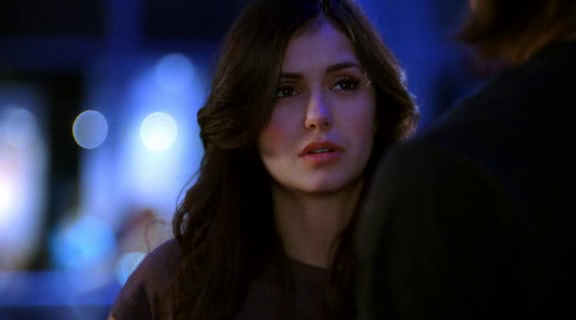vampirediariesworld-dot-org_AmericanMall02311.png