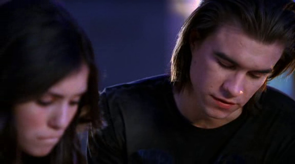vampirediariesworld-dot-org_AmericanMall02332.png
