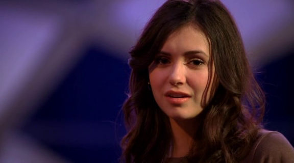 vampirediariesworld-dot-org_AmericanMall02479.png