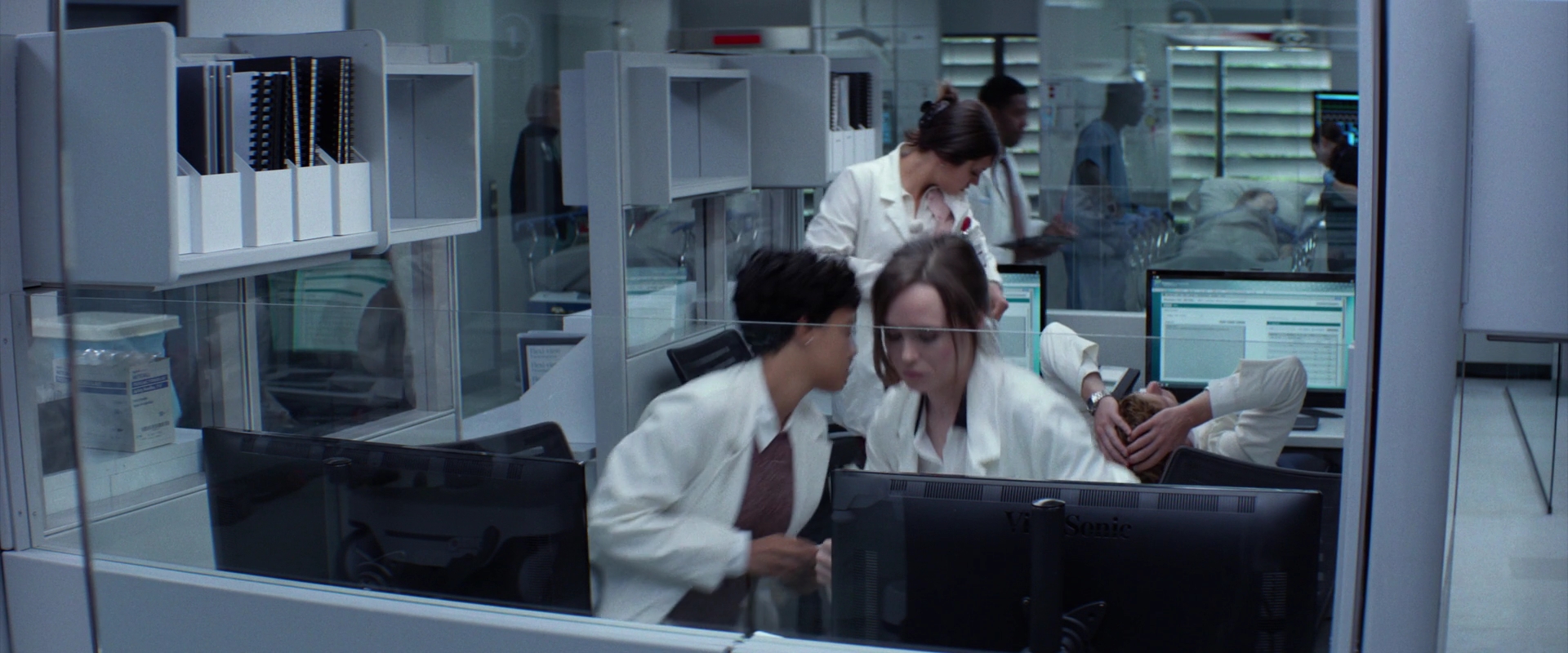 VampireDiariesWorld-dot-nl_Flatliners0727.jpg