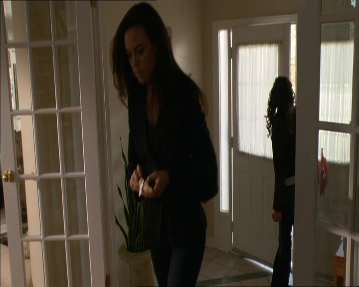 VampireDiariesWorld_dot_org-MyDaughtersSecret2501.png