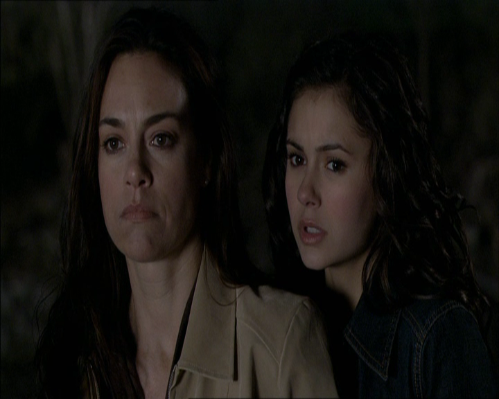 VampireDiariesWorld_dot_org-MyDaughtersSecret5237.png