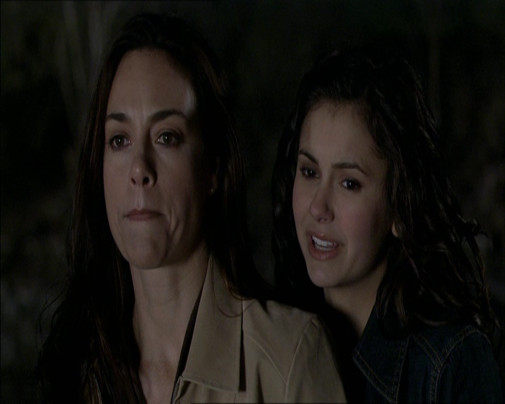 VampireDiariesWorld_dot_org-MyDaughtersSecret5243.png