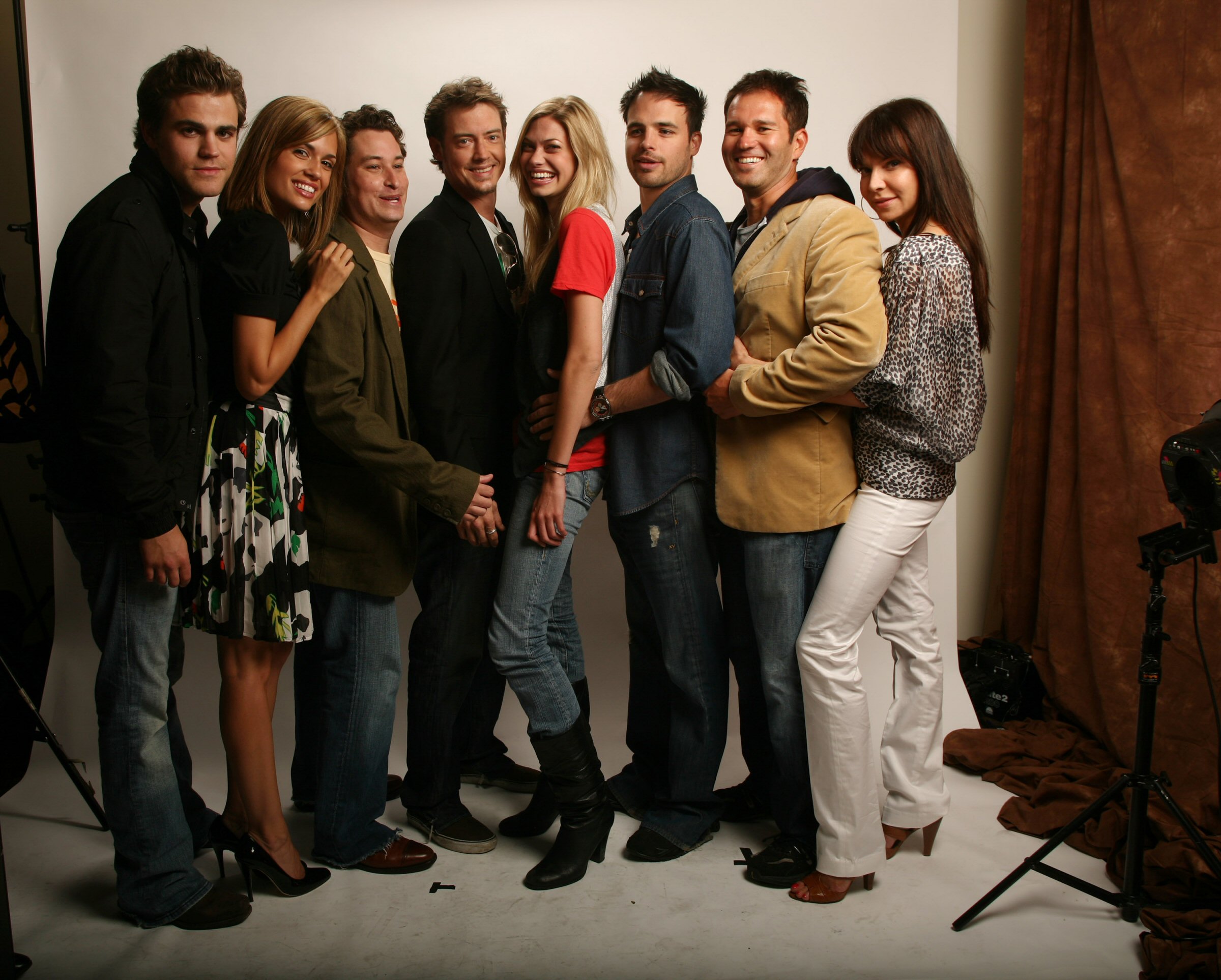 cast006.jpg