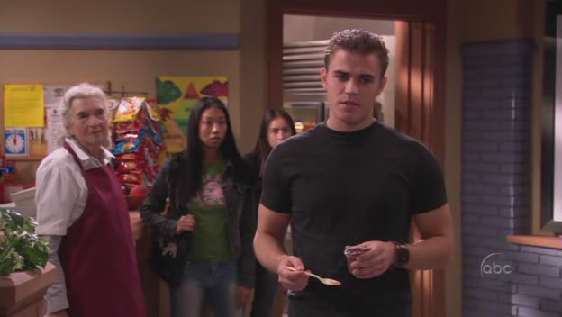 Charmed-Online-dot-nl_8SimpleRules-2x01-0613.jpg