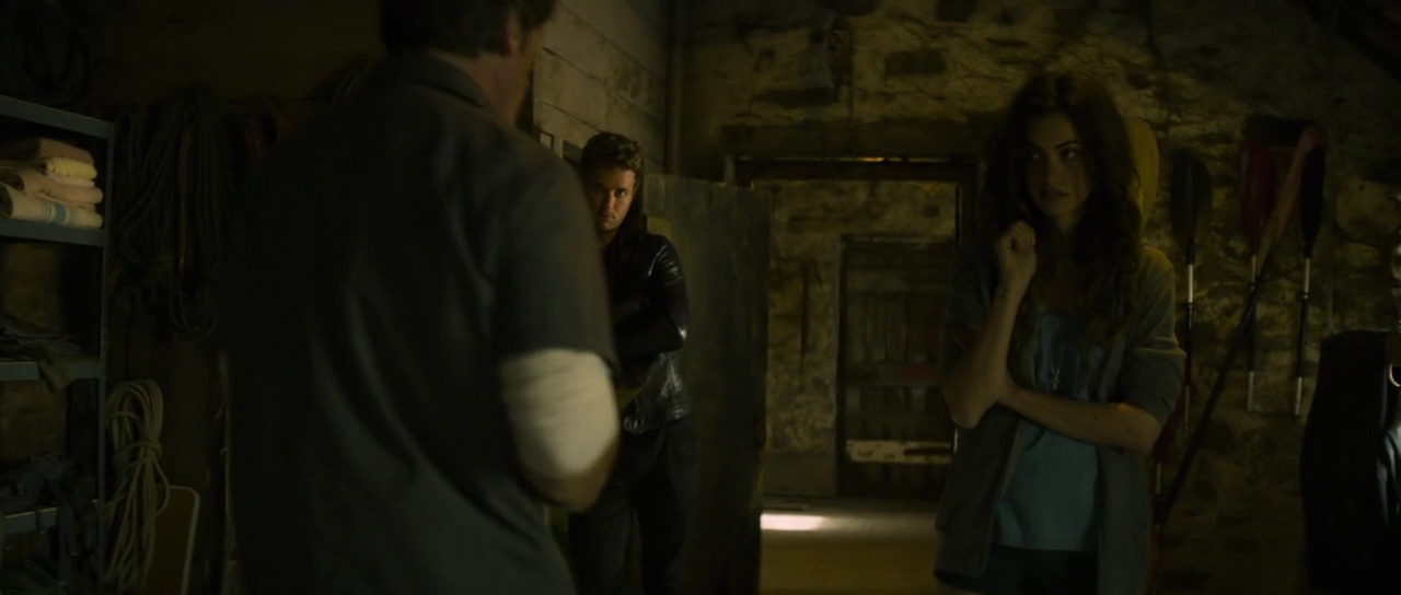 VampireDiariesWorld-dot-nl_TakeDown1602.jpg