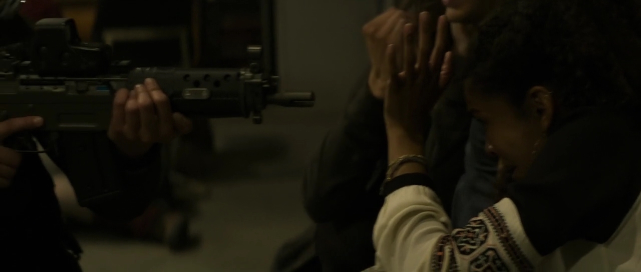 VampireDiariesWorld-dot-nl_TakeDown2910.jpg