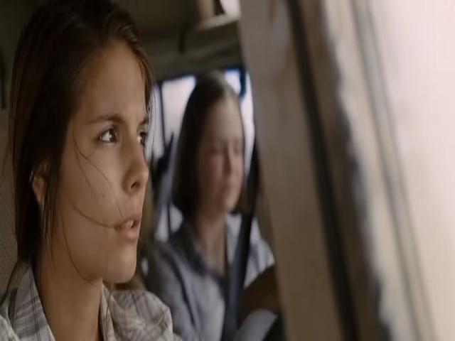 VampireDiariesWorld-dot-org_TomorrowWhenTheWarBegan-0634.jpg