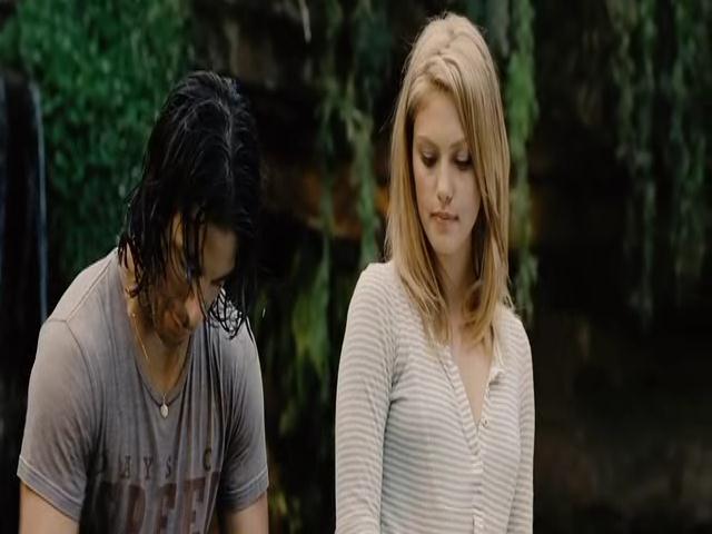 VampireDiariesWorld-dot-org_TomorrowWhenTheWarBegan-0813.jpg