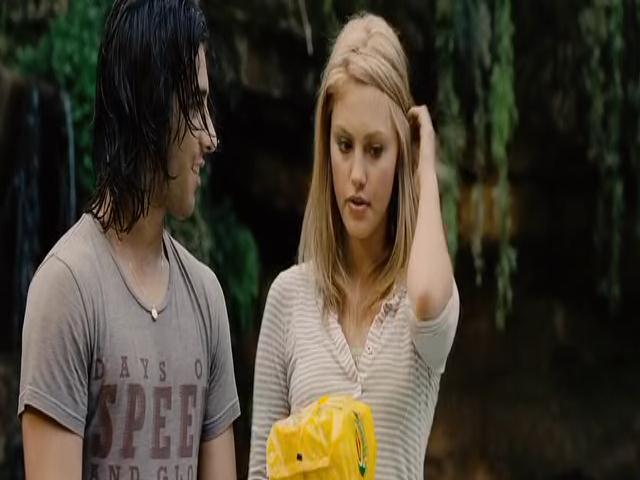 VampireDiariesWorld-dot-org_TomorrowWhenTheWarBegan-0822.jpg