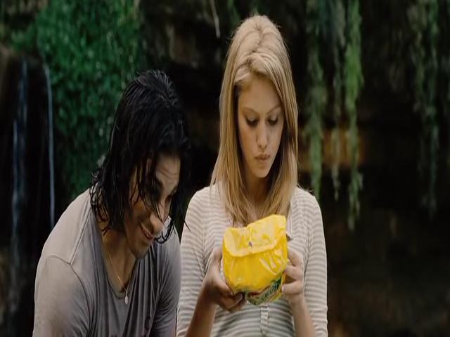 VampireDiariesWorld-dot-org_TomorrowWhenTheWarBegan-0830.jpg