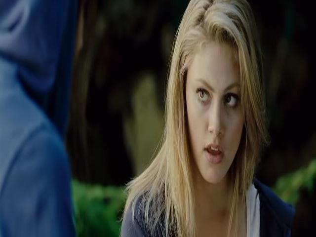 VampireDiariesWorld-dot-org_TomorrowWhenTheWarBegan-0902.jpg