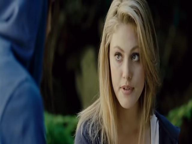VampireDiariesWorld-dot-org_TomorrowWhenTheWarBegan-0903.jpg