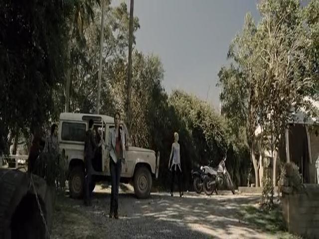 VampireDiariesWorld-dot-org_TomorrowWhenTheWarBegan-1388.jpg