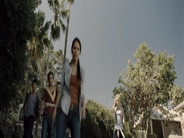 VampireDiariesWorld-dot-org_TomorrowWhenTheWarBegan-1394.jpg