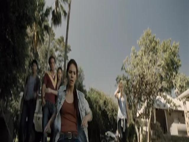 VampireDiariesWorld-dot-org_TomorrowWhenTheWarBegan-1396.jpg
