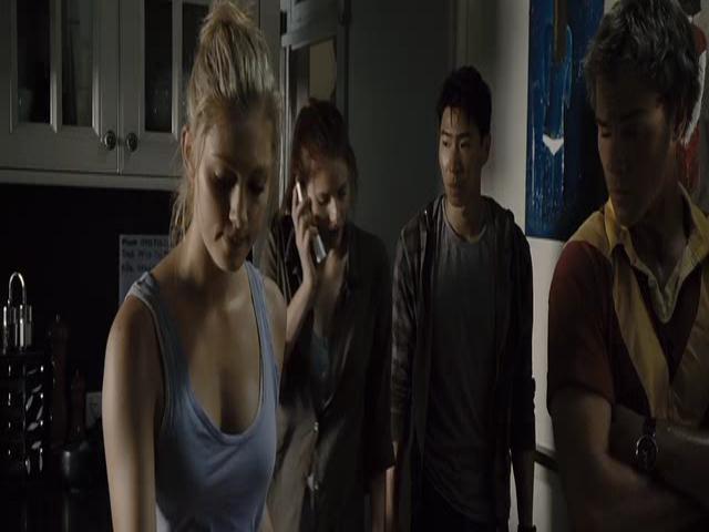 VampireDiariesWorld-dot-org_TomorrowWhenTheWarBegan-1443.jpg