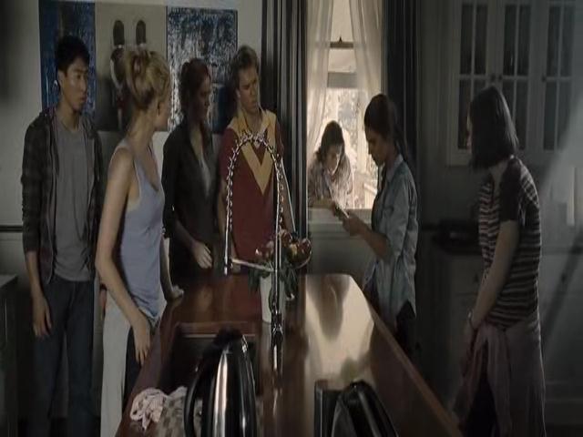 VampireDiariesWorld-dot-org_TomorrowWhenTheWarBegan-1447.jpg
