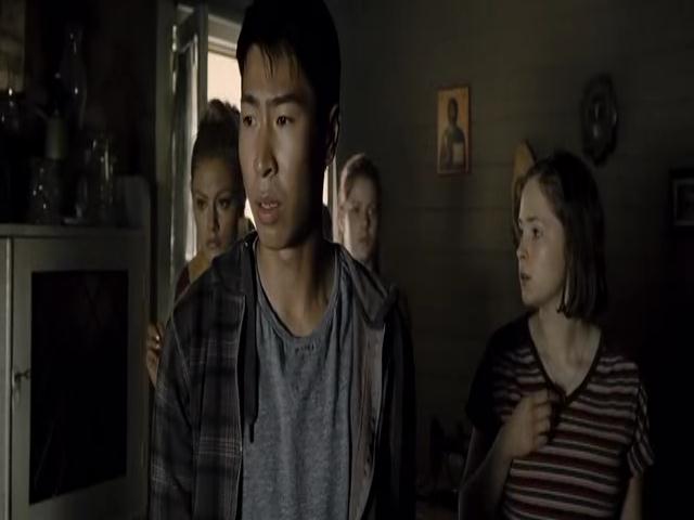 VampireDiariesWorld-dot-org_TomorrowWhenTheWarBegan-1532.jpg