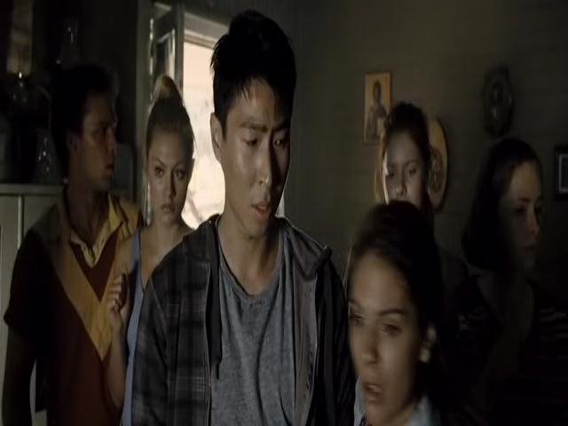 VampireDiariesWorld-dot-org_TomorrowWhenTheWarBegan-1535.jpg