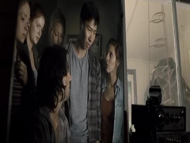 VampireDiariesWorld-dot-org_TomorrowWhenTheWarBegan-1548.jpg