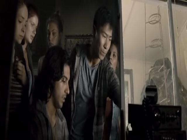 VampireDiariesWorld-dot-org_TomorrowWhenTheWarBegan-1549.jpg