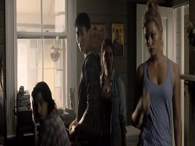 VampireDiariesWorld-dot-org_TomorrowWhenTheWarBegan-1563.jpg