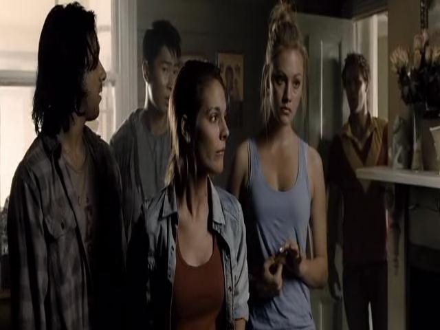 VampireDiariesWorld-dot-org_TomorrowWhenTheWarBegan-1572.jpg