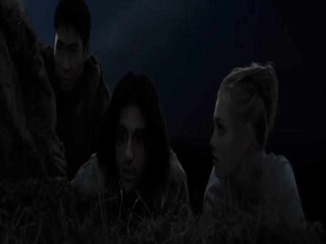 VampireDiariesWorld-dot-org_TomorrowWhenTheWarBegan-1717.jpg