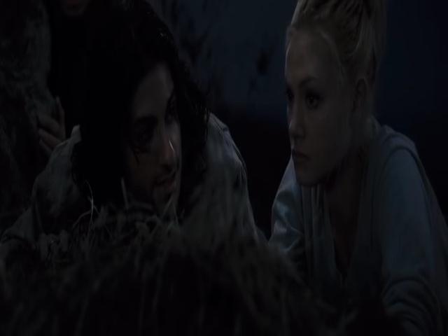 VampireDiariesWorld-dot-org_TomorrowWhenTheWarBegan-1727.jpg