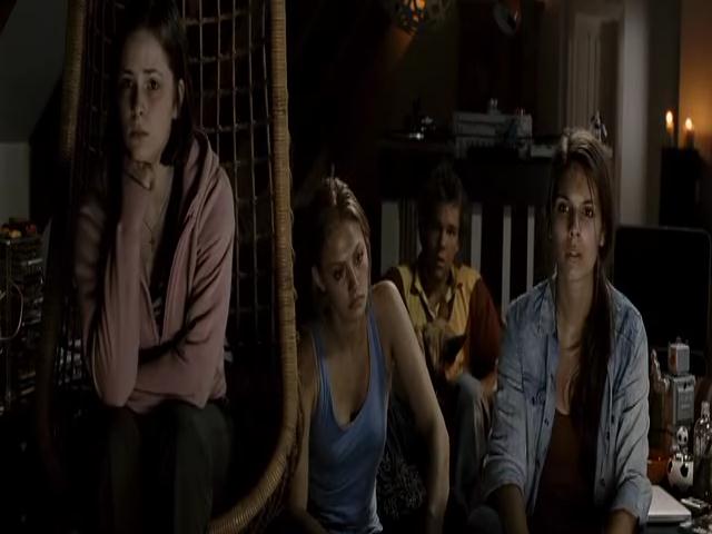 VampireDiariesWorld-dot-org_TomorrowWhenTheWarBegan-3843.jpg